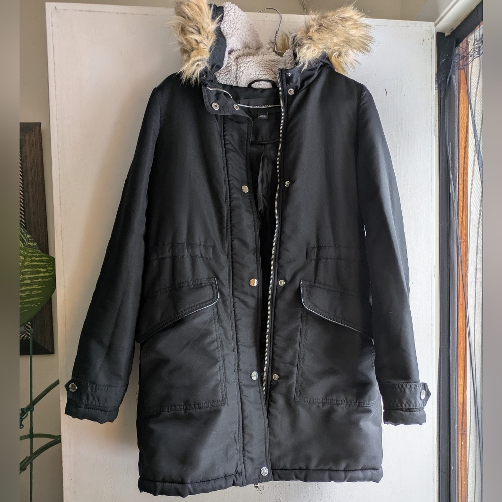 Vero Moda Women's Black Parka Coat with Faux Fur Trim. US XS.